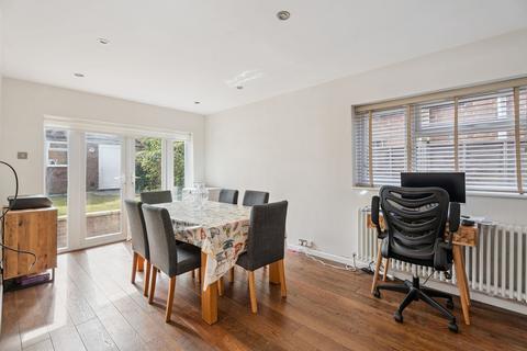 24 Fernhurst Close, Beaconsfield, HP9 1AN
