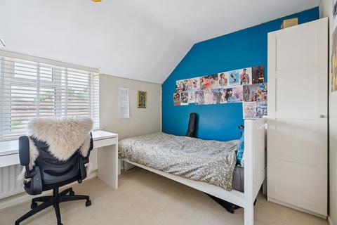 24 Fernhurst Close, Beaconsfield, HP9 1AN
