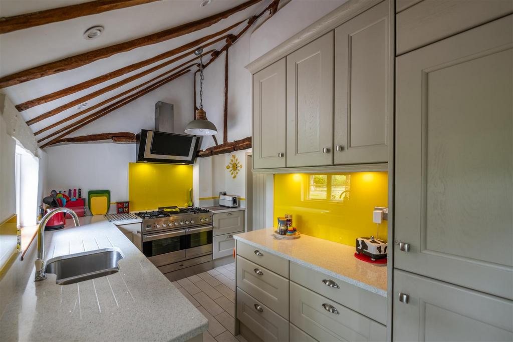 Keepers Cottage internals-13.jpg