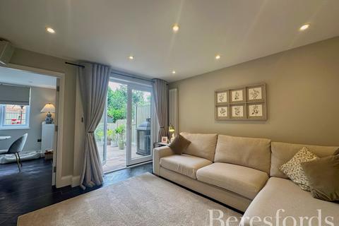 1 Matlock Gardens, Hornchurch, RM12 6HX