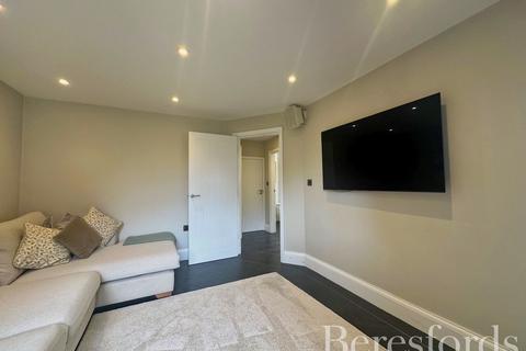 1 Matlock Gardens, Hornchurch, RM12 6HX