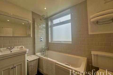 1 Matlock Gardens, Hornchurch, RM12 6HX