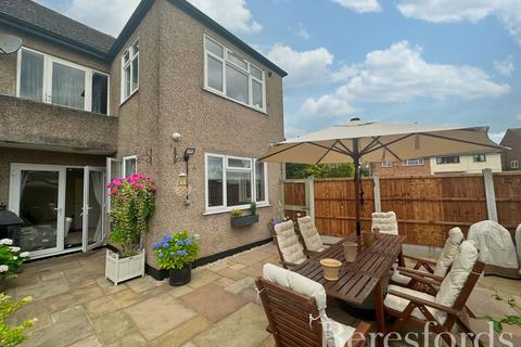1 Matlock Gardens, Hornchurch, RM12 6HX