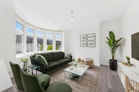3 bedroom terraced house to rent, Grangecliffe Gardens, London SE25