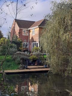 4 bedroom detached house for sale, Sainsbury Close, Andover, SP10 2LE