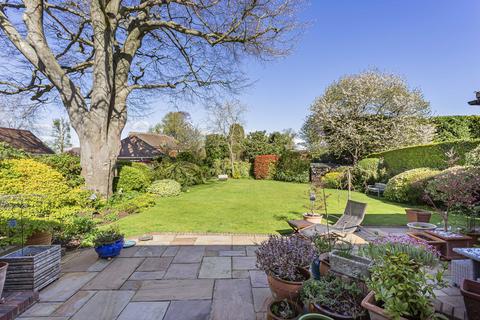 16 Ridgelands, Fetcham, Leatherhead, KT22 9DB