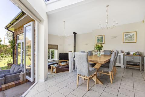 16 Ridgelands, Fetcham, Leatherhead, KT22 9DB