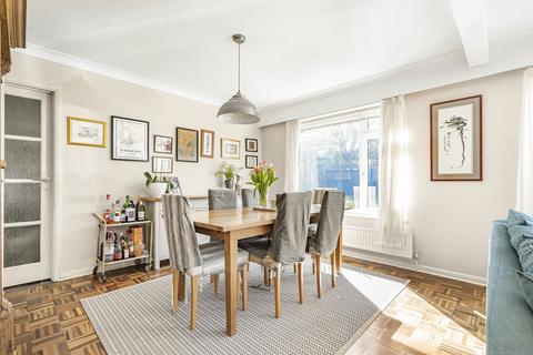 26 Downs Way, Great Bookham, Leatherhead, KT23 4BW