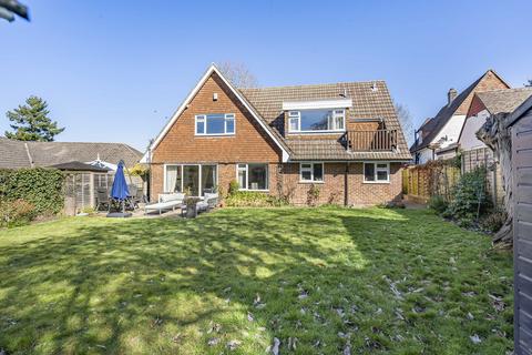 26 Downs Way, Great Bookham, Leatherhead, KT23 4BW