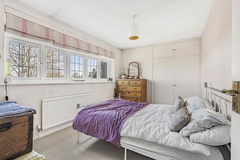 26 Downs Way, Great Bookham, Leatherhead, KT23 4BW