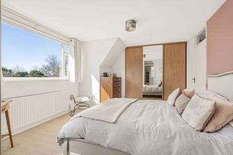 26 Downs Way, Great Bookham, Leatherhead, KT23 4BW