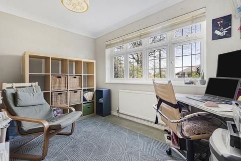 26 Downs Way, Great Bookham, Leatherhead, KT23 4BW