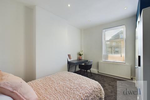 1 bedroom in a house share to rent, St Vincents Road, Pudsey, Leeds, LS28