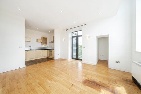 1 bedroom flat for sale, Cavendish Court, Drighlington, Bradford, West Yorkshire, BD11