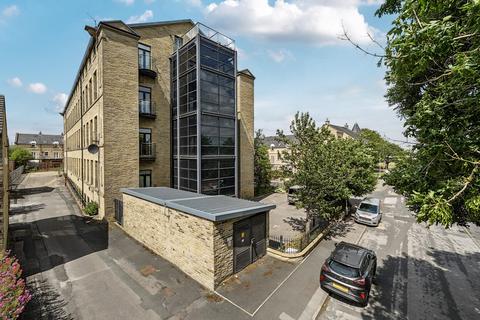 1 bedroom flat for sale, Cavendish Court, Drighlington, Bradford, West Yorkshire, BD11