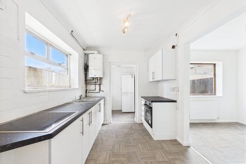 3 bedroom semi-detached house for sale, Canterbury Road, Worcester, Worcestershire, WR5