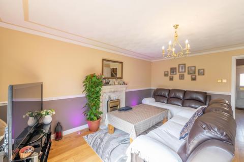 8 Birchend Drive, Glasgow, G21 2BL