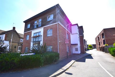 2 bedroom apartment for sale, Allender Court, Romford RM1