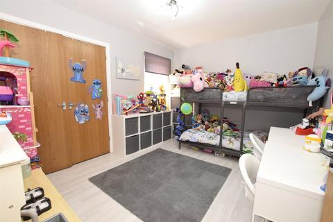 2 bedroom apartment for sale, Allender Court, Romford RM1