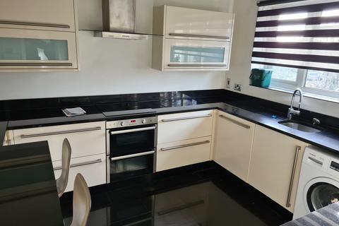 undefined, Down Way, Northolt, UB5