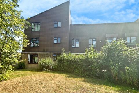 undefined, Taylifers, Harlow, Essex