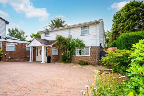 Parklands Way, Worcester Park, KT4