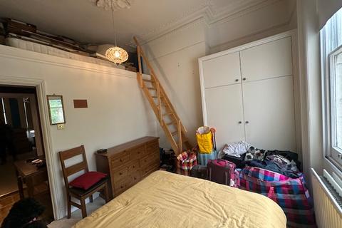 2 bedroom flat to rent, Denmark Terrace, Brighton BN1