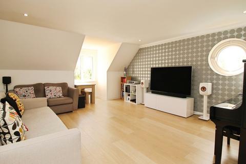 3 bedroom flat for sale, Inchview Terrace, Edinburgh EH7