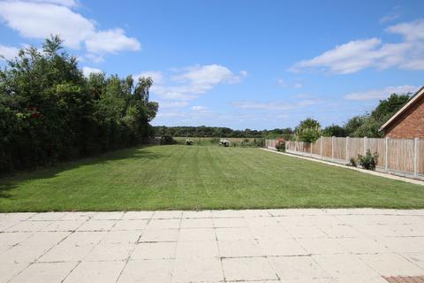 Oakview Clacton Road, Weeley, Clacton-on-sea, CO16 9DN