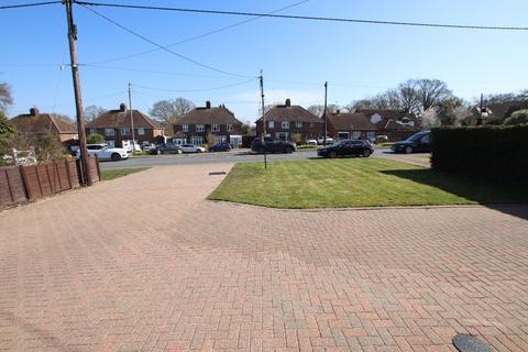 Oakview Clacton Road, Weeley, Clacton-on-sea, CO16 9DN