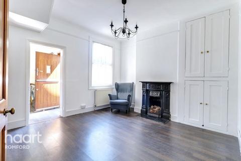 11 Palm Road, Romford, RM7 7AP