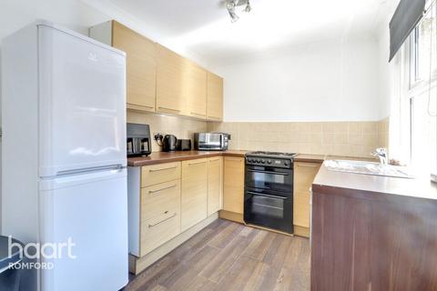 11 Palm Road, Romford, RM7 7AP