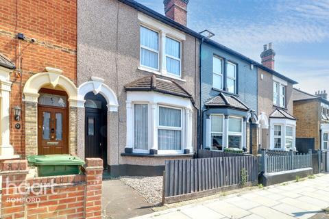 11 Palm Road, Romford, RM7 7AP