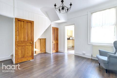 11 Palm Road, Romford, RM7 7AP