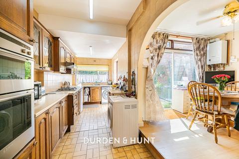 3 bedroom terraced house for sale, Buckhurst Way, Buckhurst Hill, IG9