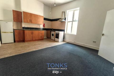 2 bedroom flat to rent, High Street, Cradley Heath B64