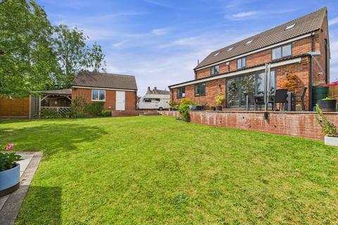 undefined, Chesterfield S42