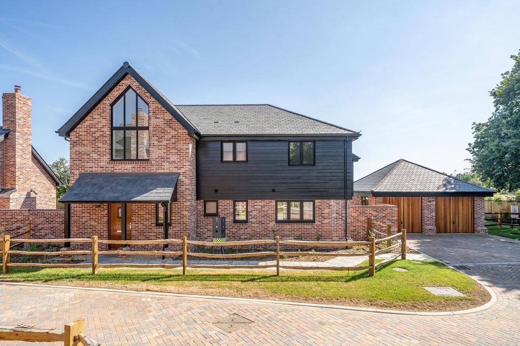 Wandleys Lane, Eastergate, PO20 4 bed detached house - £890,000
