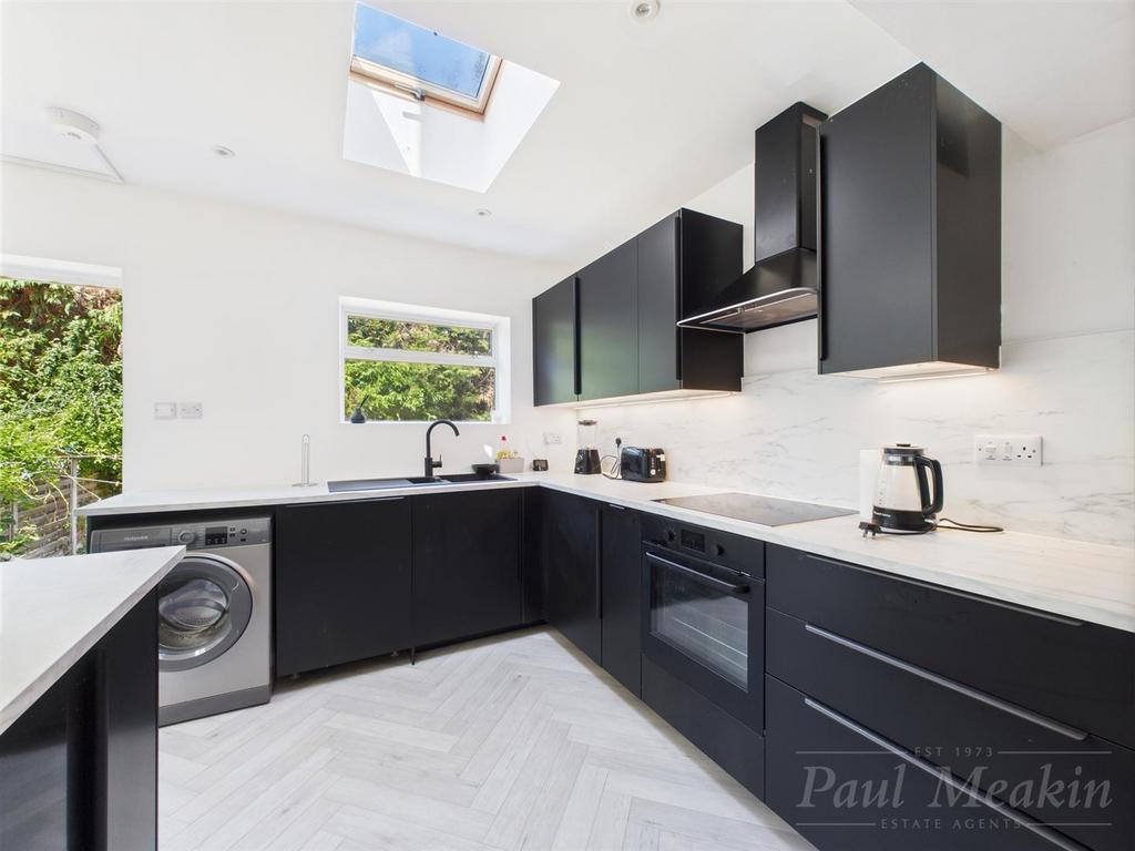 Kitchen area..jpg