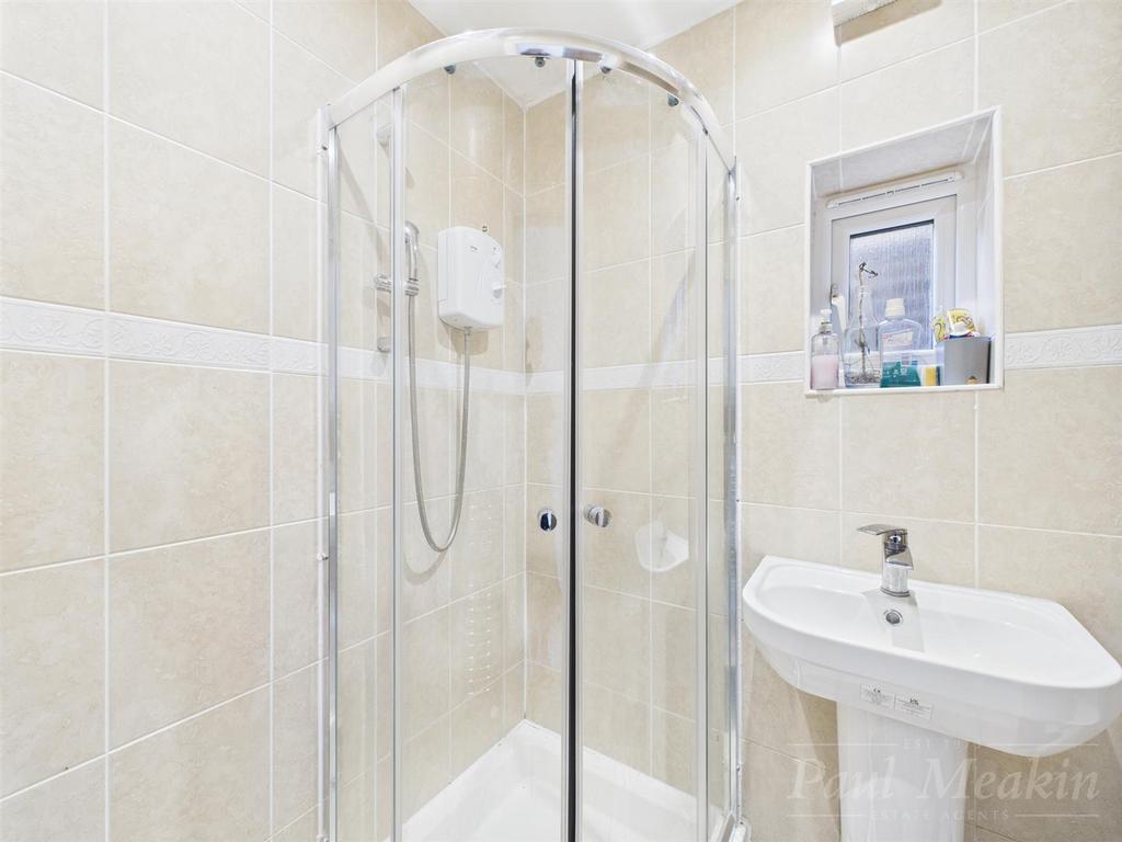 Downstair WC &amp; shower .jpg