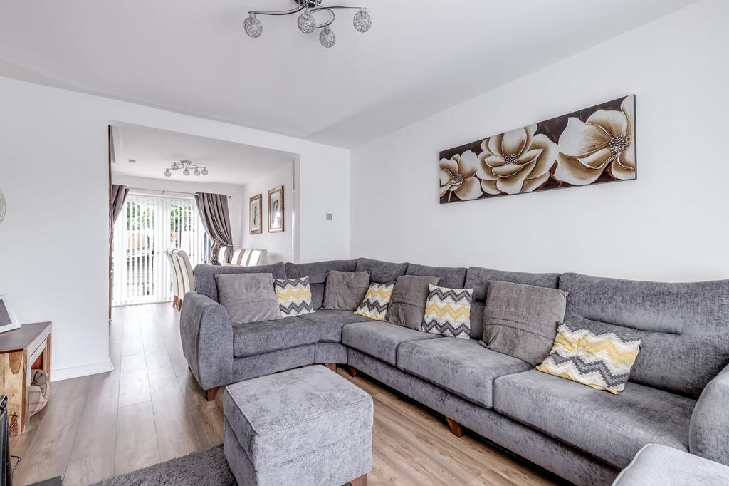Lounge/Dining Rooms