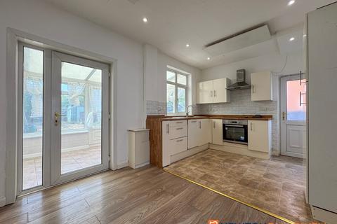 2 bedroom semi-detached house for sale, Marton Road, Newark NG24