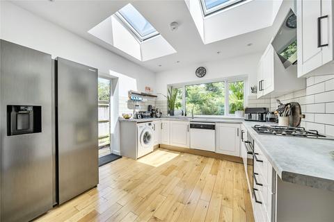 4 Malvern Close, Surbiton, KT6 7UG