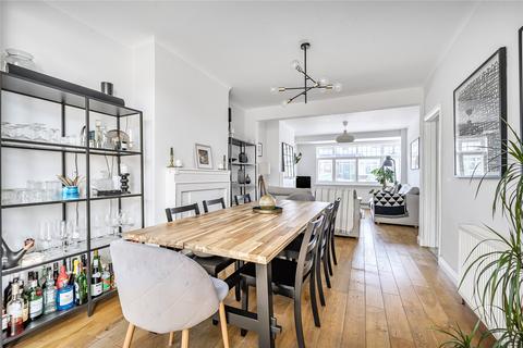 4 Malvern Close, Surbiton, KT6 7UG