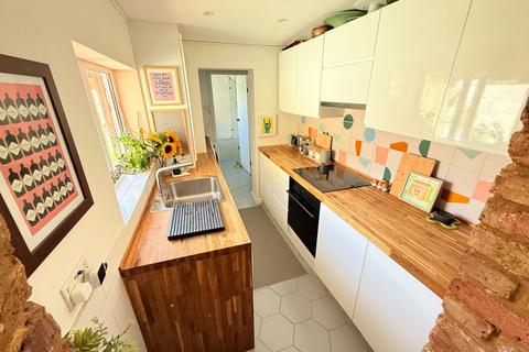 61 Hill House Road, Dartford, DA2 6HG