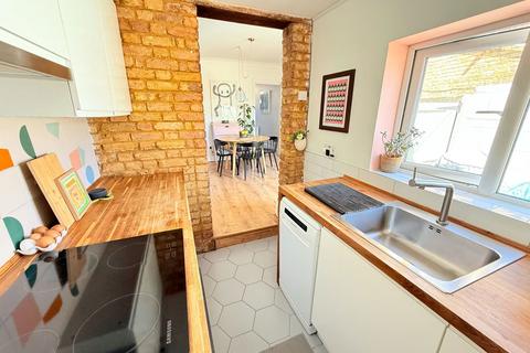 61 Hill House Road, Dartford, DA2 6HG