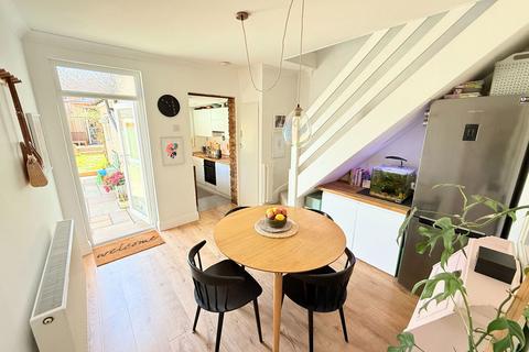 61 Hill House Road, Dartford, DA2 6HG