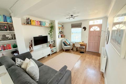61 Hill House Road, Dartford, DA2 6HG