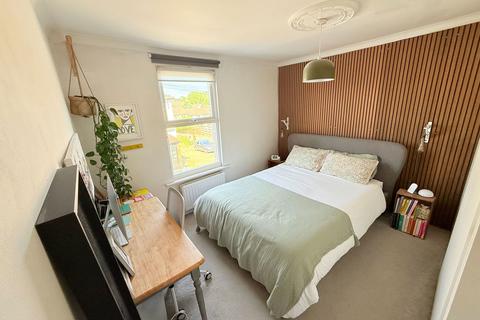 61 Hill House Road, Dartford, DA2 6HG