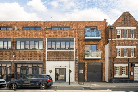 3 bedroom flat for sale, Vyner Street, London E2
